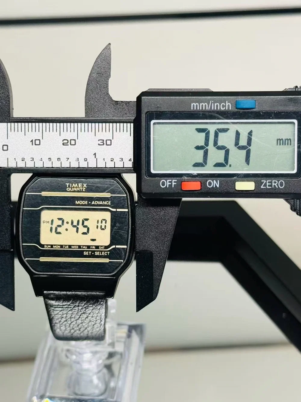 Vintage Timex Quartz LCD Digital Men Watch Black 35mm New Battery Working